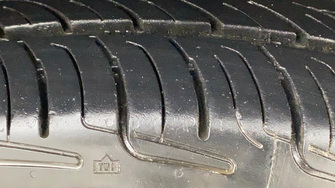 2018 Maruti Dzire ZXI, Petrol, Manual, 97,304 km, Right Front Tyre Tread