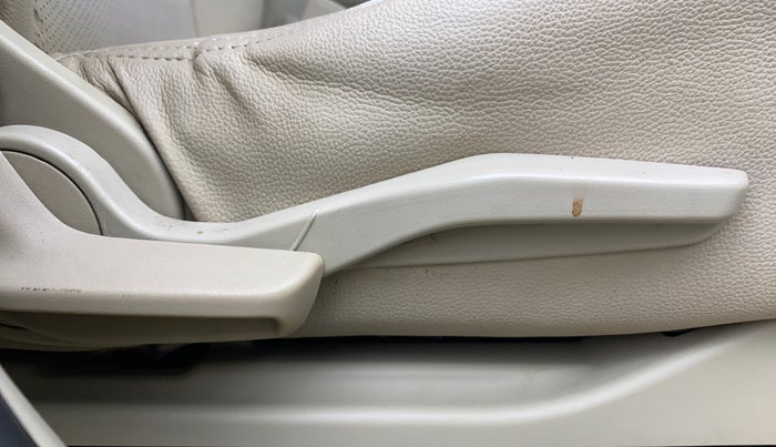 2018 Maruti Dzire ZXI, Petrol, Manual, 97,304 km, Driver Side Adjustment Panel