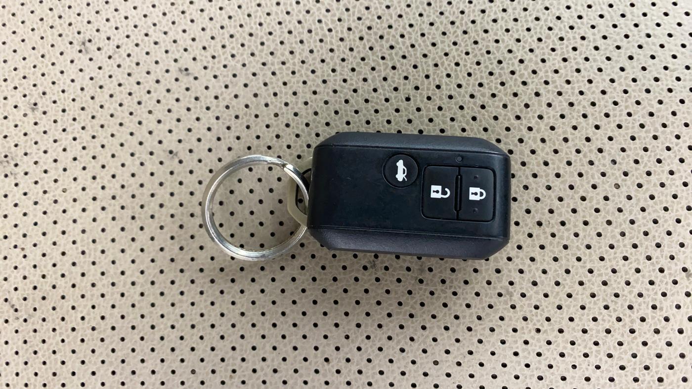 2018 Maruti Dzire ZXI, Petrol, Manual, 97,304 km, Key Close Up