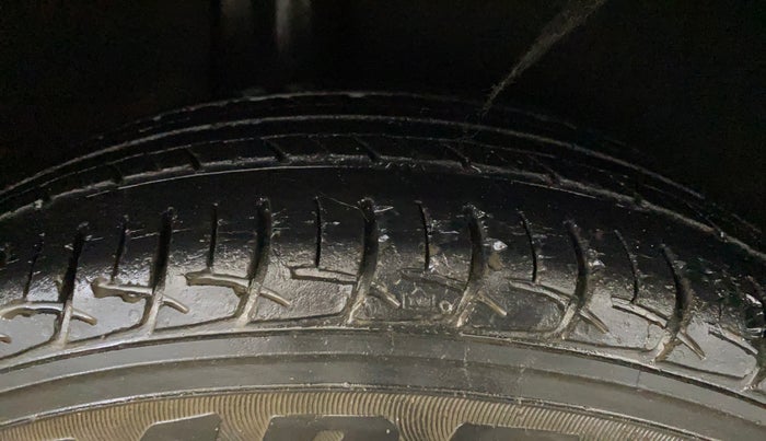 2016 Maruti Baleno DELTA PETROL 1.2, Petrol, Manual, 36,871 km, Right Rear Tyre Tread