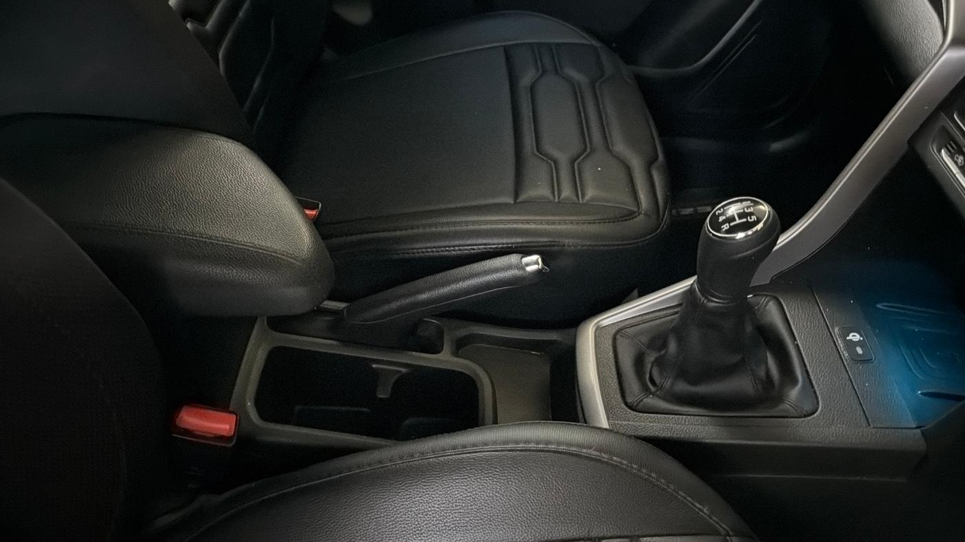 2023 Maruti BREZZA ZXI + SMART HYBRID, Petrol, Manual, 34,825 km, Gear Lever