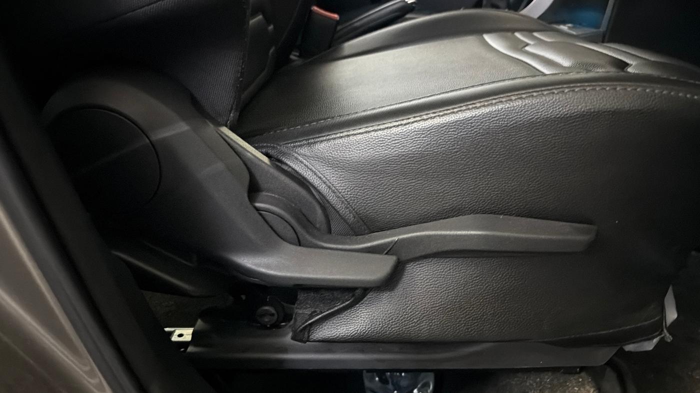 2023 Maruti BREZZA ZXI + SMART HYBRID, Petrol, Manual, 34,825 km, Driver Side Adjustment Panel