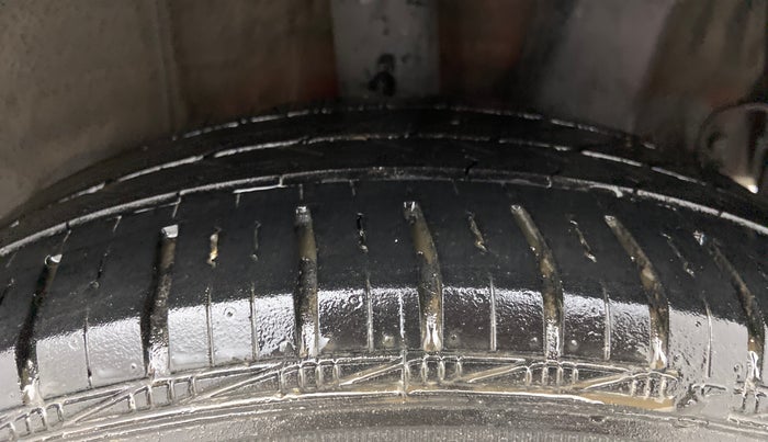 2016 Hyundai Xcent S AT 1.2, Petrol, Automatic, 42,241 km, Left Rear Tyre Tread