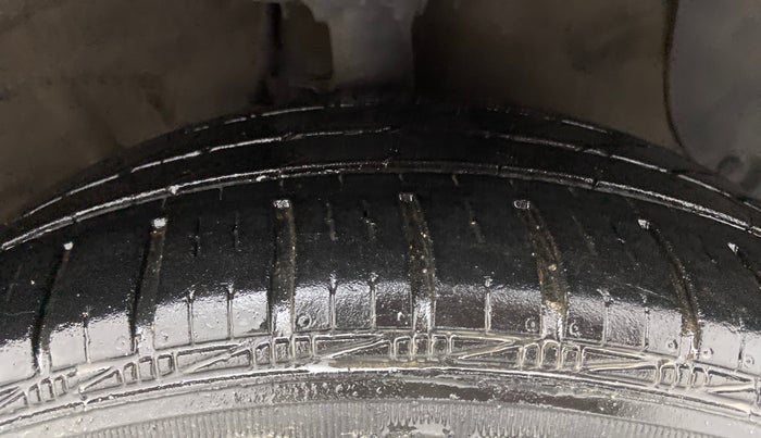 2016 Hyundai Xcent S AT 1.2, Petrol, Automatic, 42,241 km, Right Front Tyre Tread