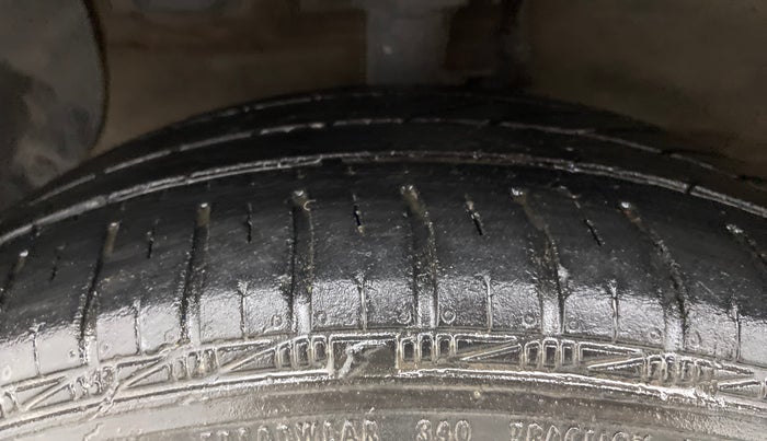 2016 Hyundai Xcent S AT 1.2, Petrol, Automatic, 42,241 km, Left Front Tyre Tread