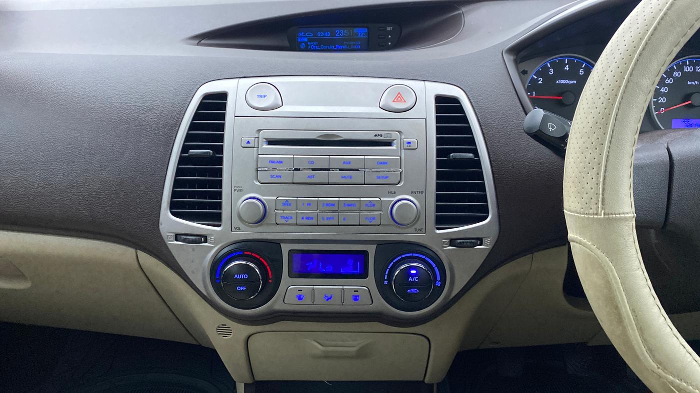 2010 Hyundai i20 MAGNA O 1.2, Petrol, Manual, 44,175 km, Air Conditioner