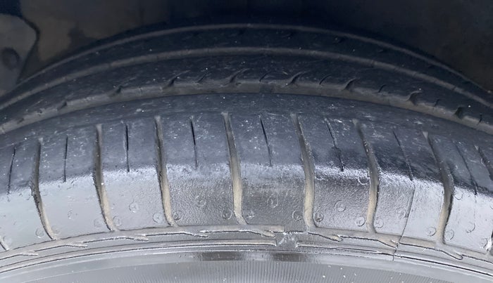 2010 Hyundai i20 MAGNA O 1.2, Petrol, Manual, 44,175 km, Left Front Tyre Tread