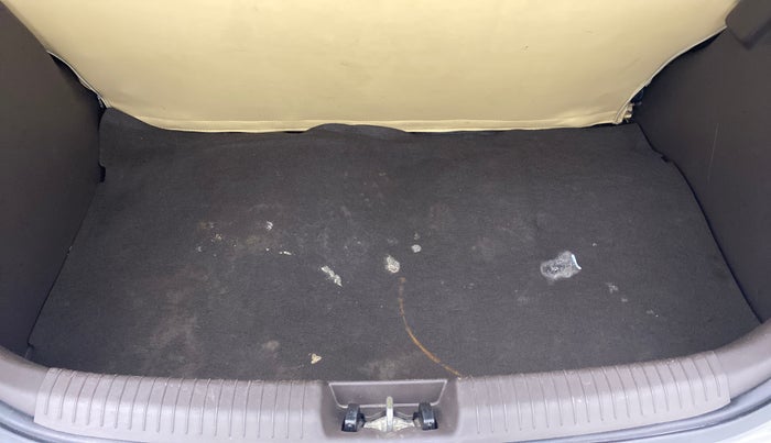 2010 Hyundai i20 MAGNA O 1.2, Petrol, Manual, 44,175 km, Boot Inside