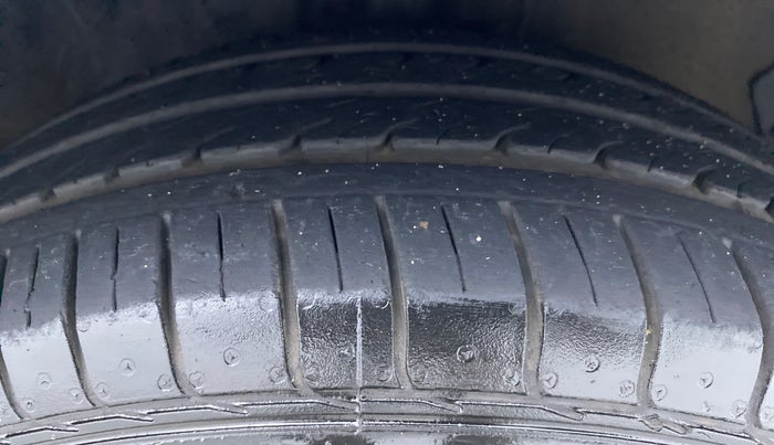 2010 Hyundai i20 MAGNA O 1.2, Petrol, Manual, 44,175 km, Right Front Tyre Tread