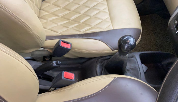 2018 Hyundai Eon ERA +, Petrol, Manual, 50,855 km, Gear Lever