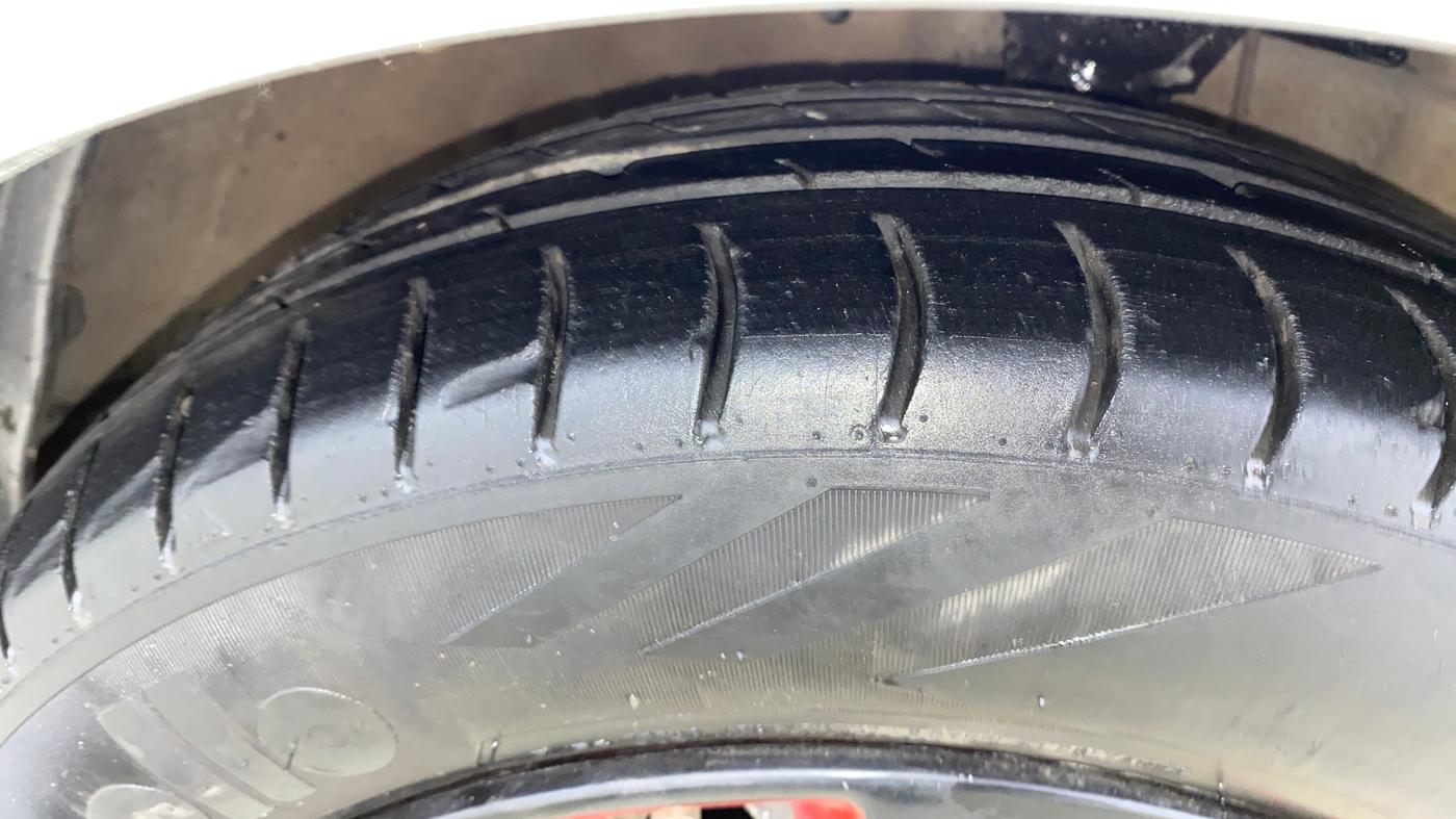 2018 Hyundai Eon ERA +, Petrol, Manual, 50,918 km, Right Front Tyre Tread