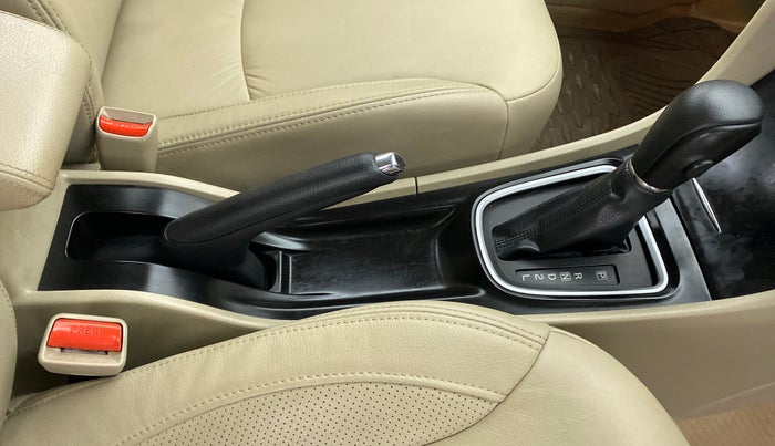 2021 Maruti Ciaz ALPHA 1.5 AT SHVS, Petrol, Automatic, 80,414 km, Gear Lever