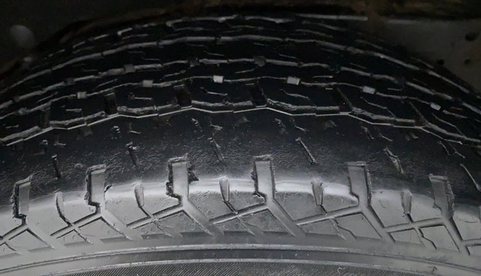 2018 Ford Endeavour 3.2l 4X4 AT Titanium, Diesel, Automatic, 34,004 km, Right Rear Tyre Tread