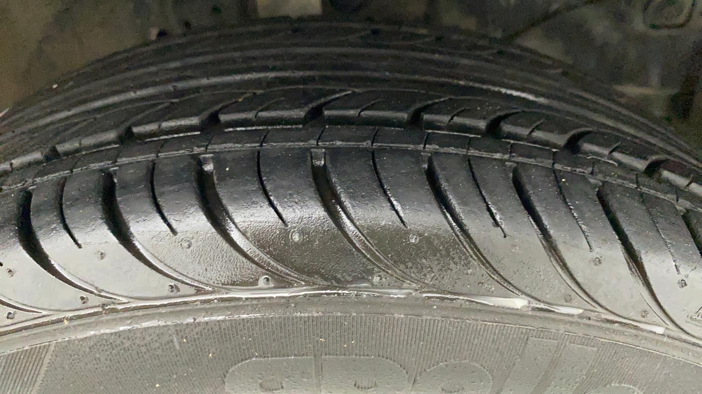 2012 Honda Brio S MT, Petrol, Manual, 78,175 km, Right Front Tyre Tread