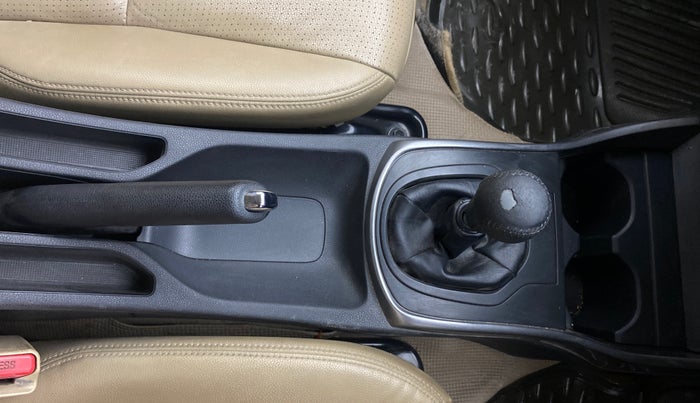 2014 Honda City 1.5L I-DTEC VX, Diesel, Manual, 1,10,754 km, Gear Lever