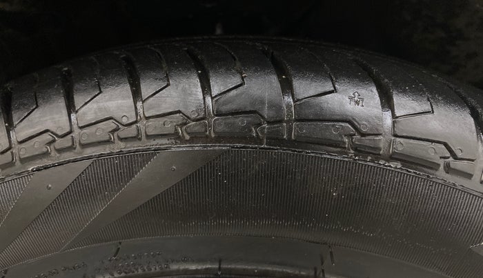 2014 Honda City 1.5L I-DTEC VX, Diesel, Manual, 1,10,754 km, Right Front Tyre Tread