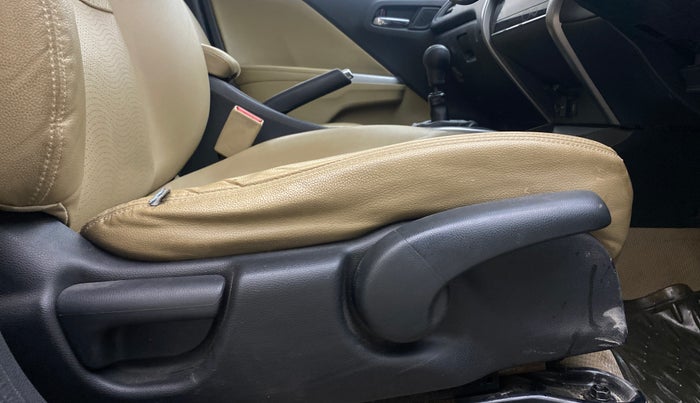 2014 Honda City 1.5L I-DTEC VX, Diesel, Manual, 1,10,754 km, Driver Side Adjustment Panel