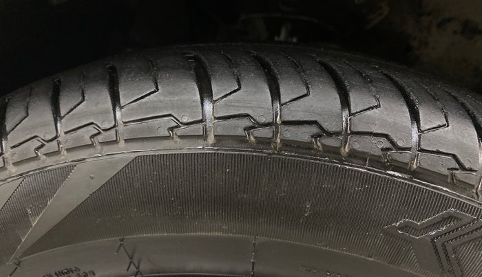 2014 Honda City 1.5L I-DTEC VX, Diesel, Manual, 1,10,754 km, Left Front Tyre Tread