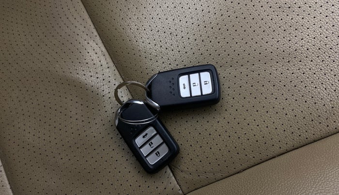 2014 Honda City 1.5L I-DTEC VX, Diesel, Manual, 1,10,754 km, Key Close Up