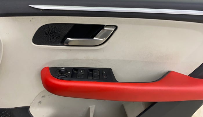 2022 Tata ALTROZ XZ PETROL, Petrol, Manual, 62,856 km, Driver Side Door Panels Control