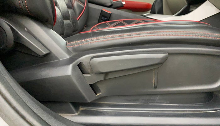 2022 Tata ALTROZ XZ PETROL, Petrol, Manual, 62,856 km, Driver Side Adjustment Panel