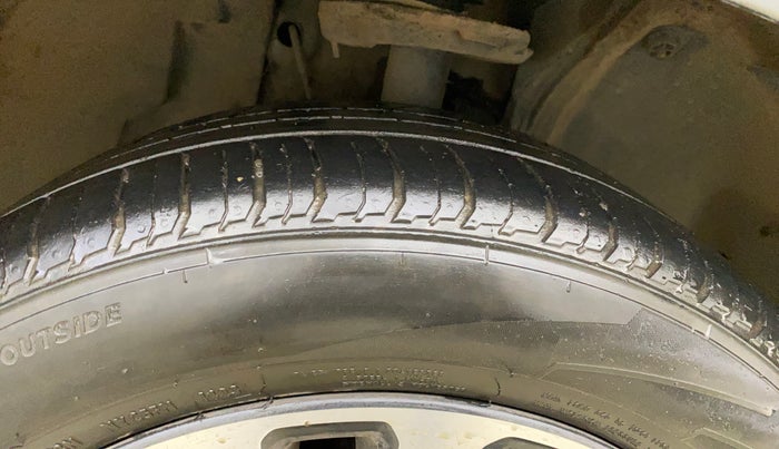 2022 Tata ALTROZ XZ PETROL, Petrol, Manual, 62,856 km, Right Front Tyre Tread