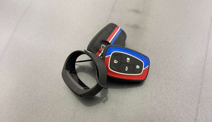 2022 Tata ALTROZ XZ PETROL, Petrol, Manual, 62,856 km, Key Close Up