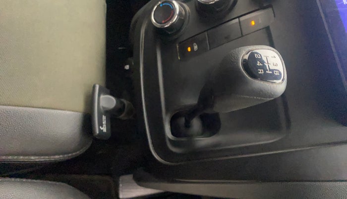 2018 Mahindra KUV 100 NXT K4+ P 6 STR, Petrol, Manual, 15,878 km, Gear Lever