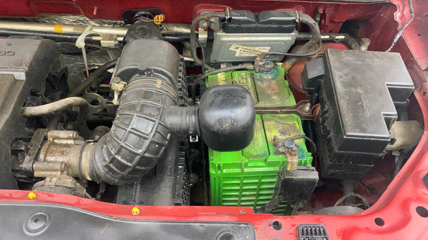 2018 Mahindra KUV 100 NXT K4+ P 6 STR, Petrol, Manual, 15,959 km, Engine View - Left