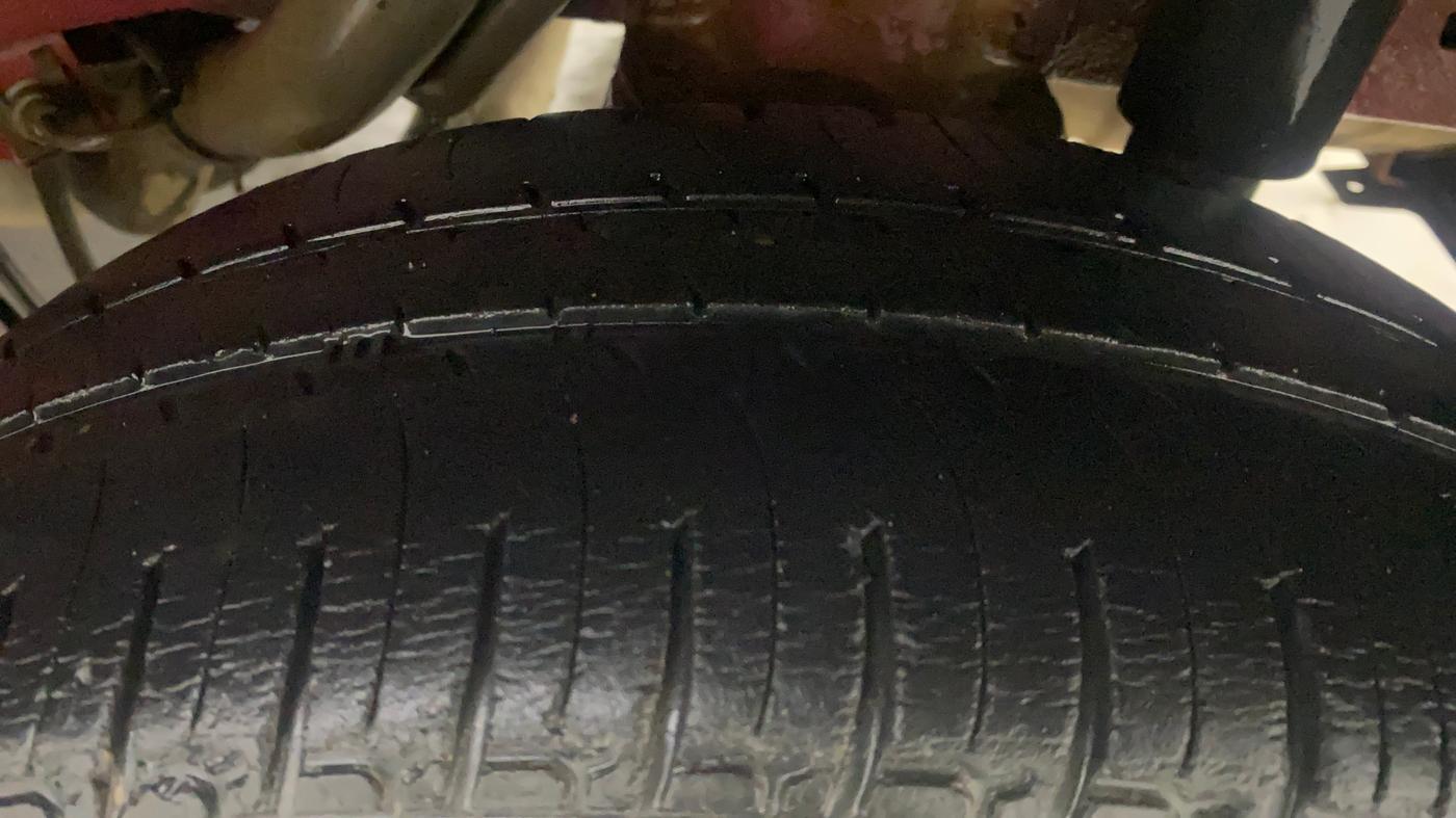 2018 Mahindra KUV 100 NXT K4+ P 6 STR, Petrol, Manual, 15,959 km, Left Rear Tyre Tread
