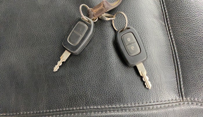 2017 Renault Duster 110 PS RXZ 4X4 MT DIESEL, Diesel, Manual, 48,607 km, Key Close Up