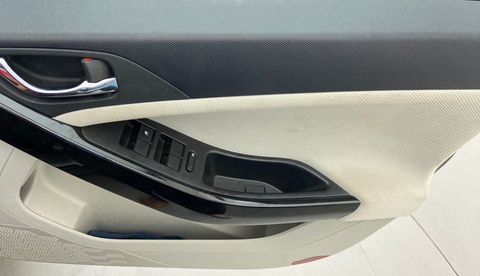 2022 Tata NEXON XZ+ (HS) 1.5 RTQ, Diesel, Manual, 6,227 km, Driver Side Door Panels Control