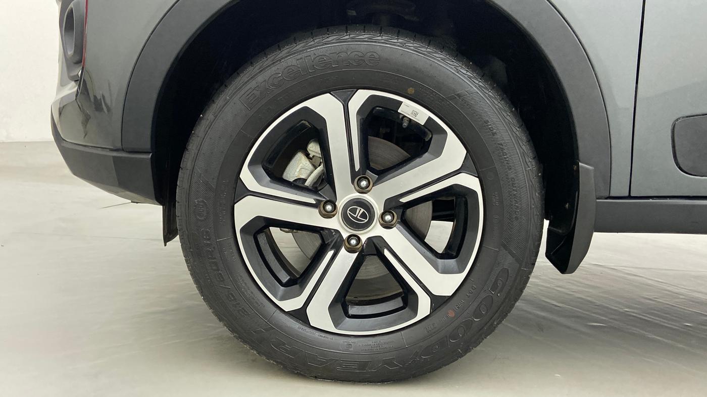 2022 Tata NEXON XZ+ (HS) 1.5 RTQ, Diesel, Manual, 6,227 km, Left Front Wheel
