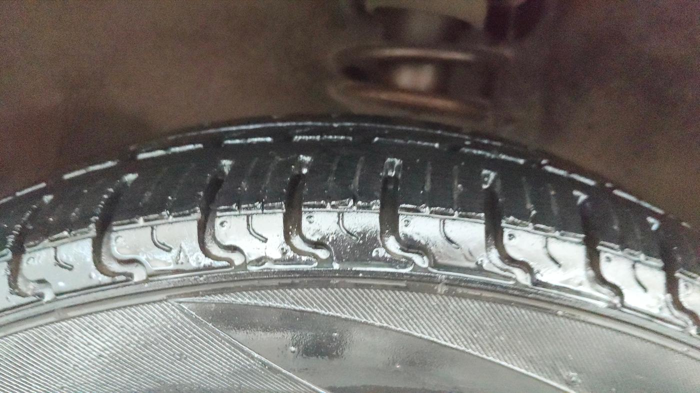 2015 Maruti Alto K10 VXI AMT, Petrol, Automatic, 66,936 km, Left Front Tyre Tread