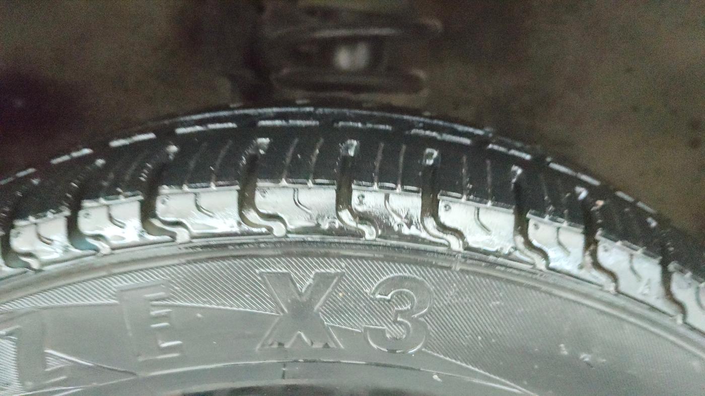2015 Maruti Alto K10 VXI AMT, Petrol, Automatic, 66,936 km, Right Front Tyre Tread