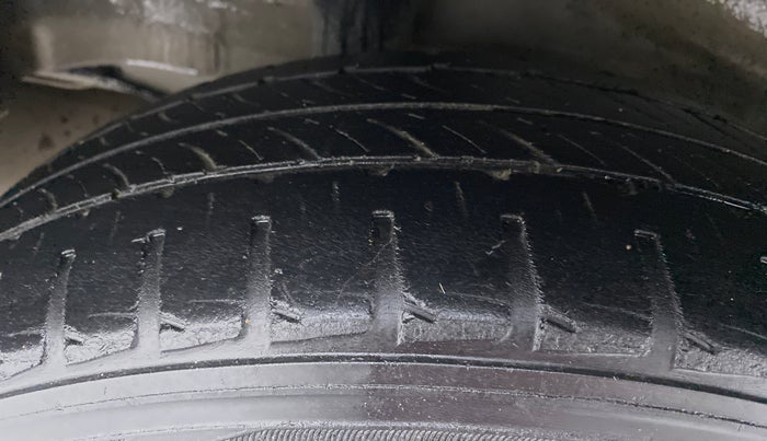 2015 Honda City VX CVT PETROL, Petrol, Automatic, 60,401 km, Right Rear Tyre Tread