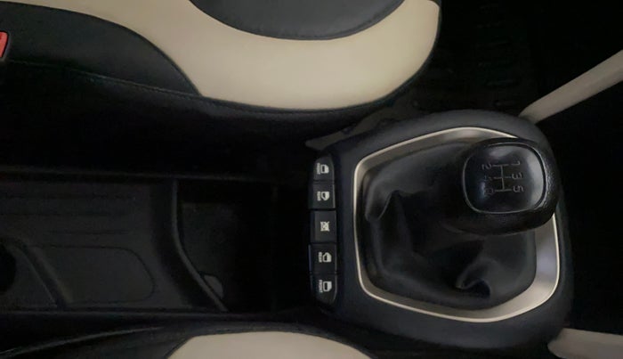 2020 Hyundai NEW SANTRO MAGNA, Petrol, Manual, 23,854 km, Gear Lever