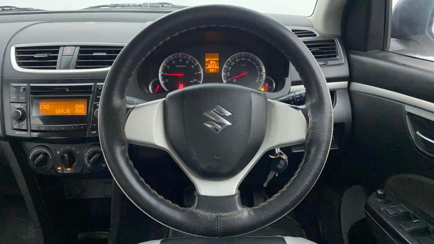 2015 Maruti Swift VXI, Petrol, Manual, 60,440 km, Steering Wheel Close Up