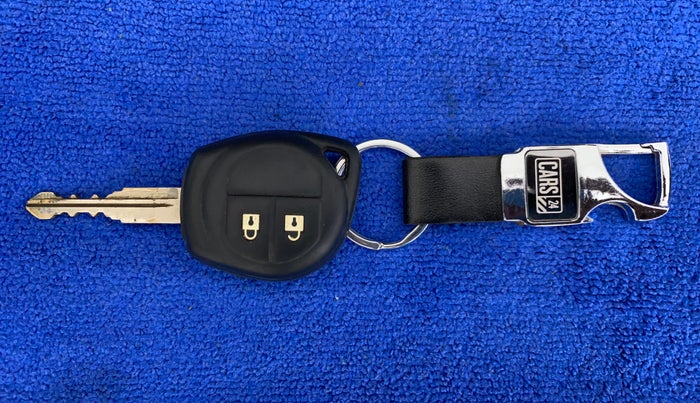 2015 Maruti Swift VXI, Petrol, Manual, 60,440 km, Key Close Up