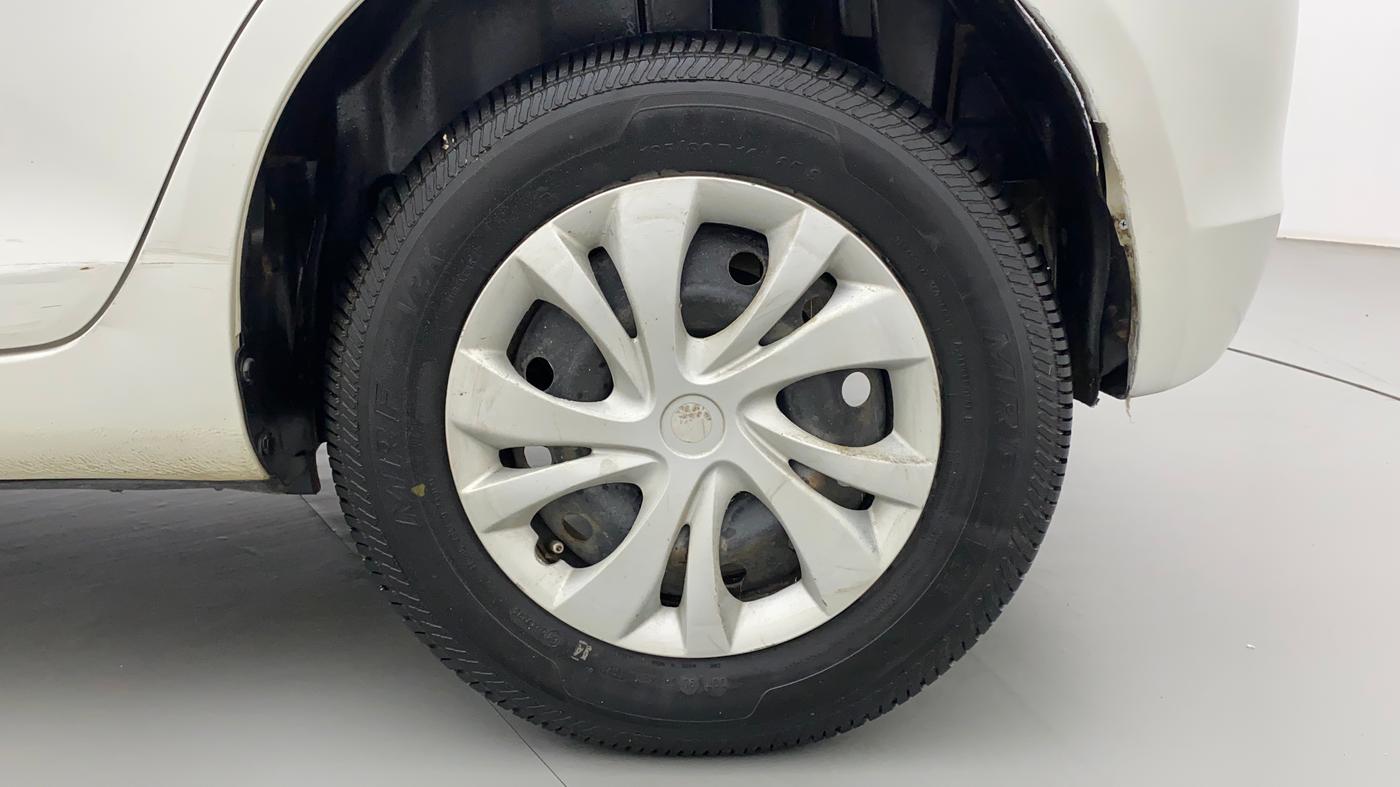 2015 Maruti Swift VXI, Petrol, Manual, 60,440 km, Left Rear Wheel