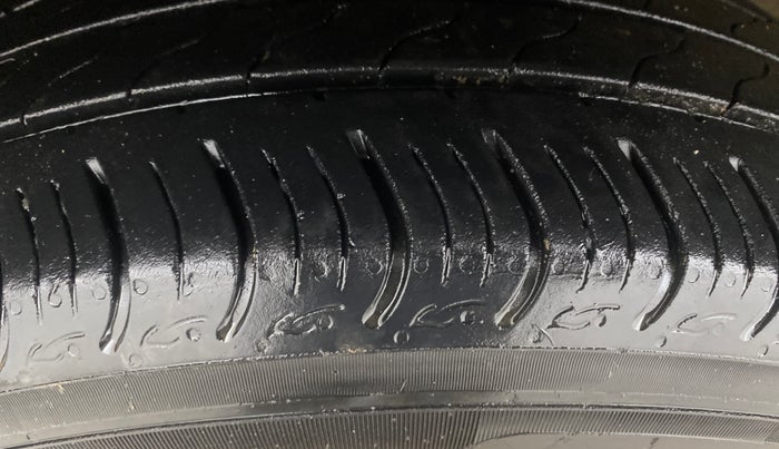 2017 Honda Jazz 1.2L I-VTEC V AT, Petrol, Automatic, 97,703 km, Left Front Tyre Tread