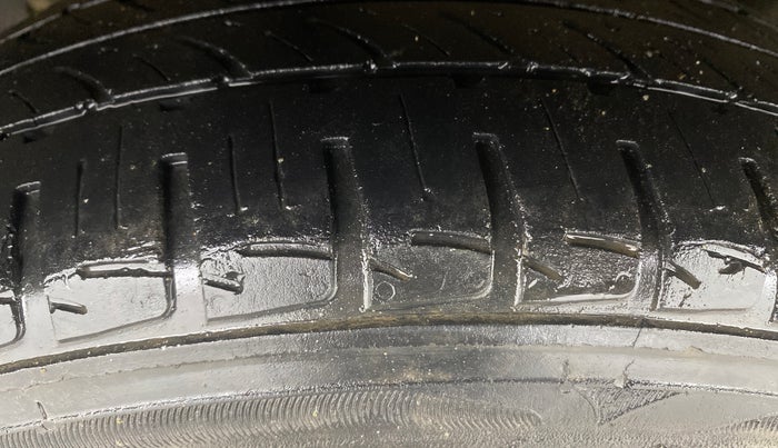 2017 Honda Jazz 1.2L I-VTEC V AT, Petrol, Automatic, 97,703 km, Right Rear Tyre Tread