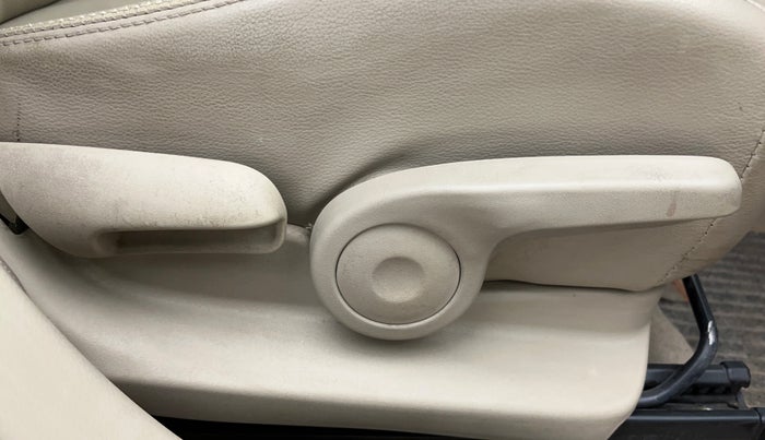 2020 Maruti Ciaz ALPHA 1.5 SHVS PETROL, Petrol, Manual, 88,454 km, Driver Side Adjustment Panel