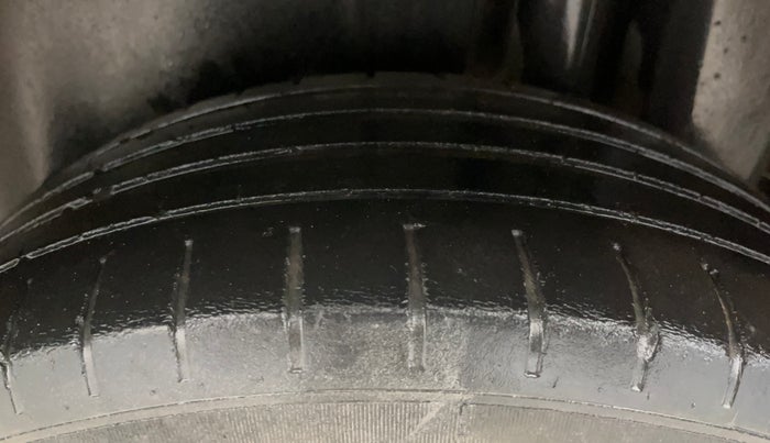 2020 Maruti Ciaz ALPHA 1.5 SHVS PETROL, Petrol, Manual, 88,454 km, Left Rear Tyre Tread