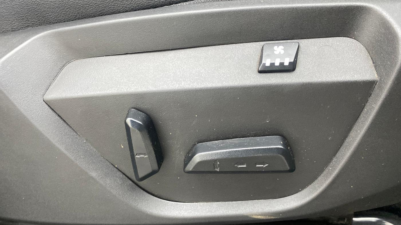 2022 Tata Harrier XZA PLUS 2.0L KAZIRANGA, Diesel, Automatic, 77,568 km, Driver Side Adjustment Panel