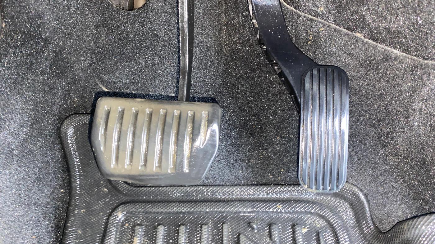 2022 Tata Harrier XZA PLUS 2.0L KAZIRANGA, Diesel, Automatic, 77,568 km, Pedals