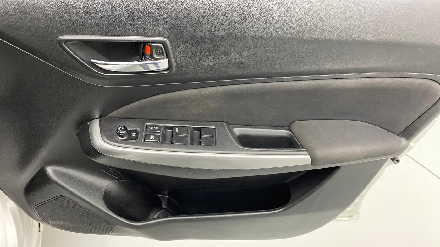 2020 Maruti Swift ZXI + AMT, Petrol, Automatic, 24,417 km, Driver Side Door Panels Control