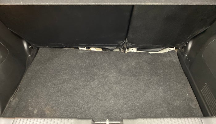 2020 Maruti Swift ZXI + AMT, Petrol, Automatic, 24,417 km, Boot Inside