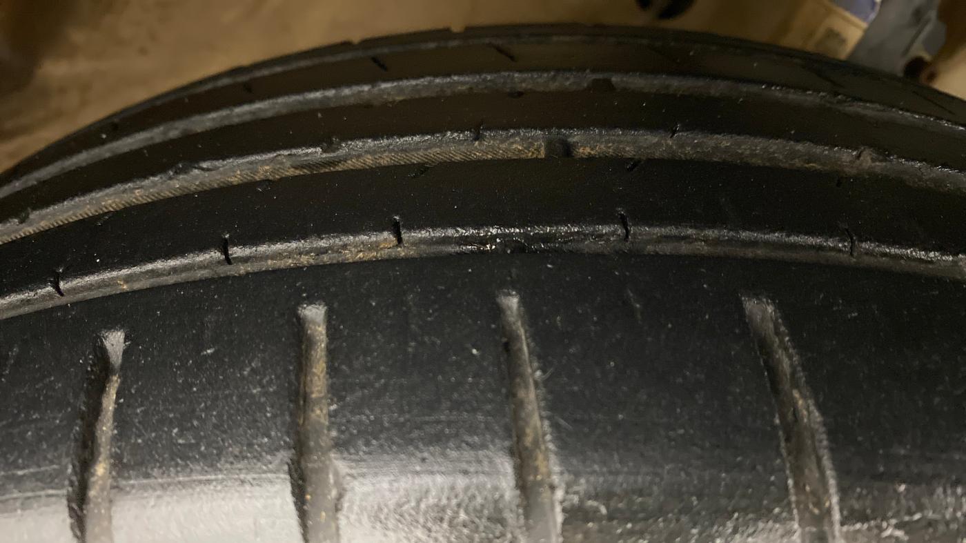 2020 Maruti Swift ZXI + AMT, Petrol, Automatic, 24,417 km, Right Rear Tyre Tread