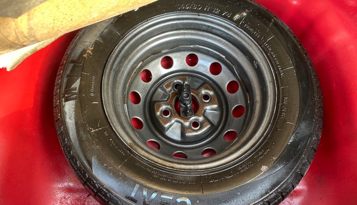 2016 Hyundai Eon ERA +, Petrol, Manual, 1,11,902 km, Spare Tyre